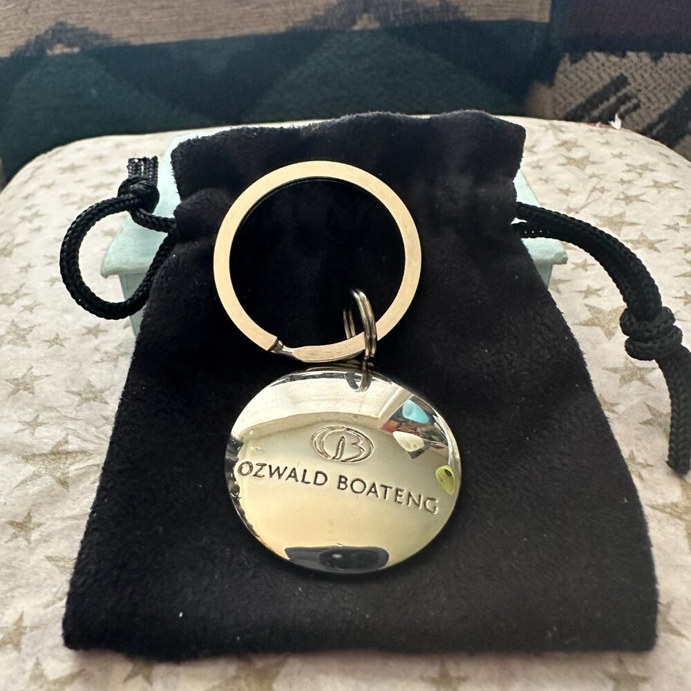 NEW Ozwald Boateng Key Chain with original dusk bag